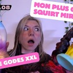 Petite française alt squirt gicle sur miroir en chevauchant énorme gode crash test toys XXL