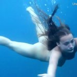 Hot babes naked underwater in the sea
