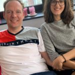 Kinky Kroatische Maria 23 debuteert met oudere vriend Max