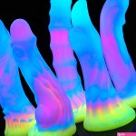Zachte lichtgevende monster anale dildo anus masturbator