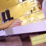 Blond Lovita Saatus vrgutab tumeda baarmeni