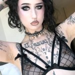 ur hot emo gf LINK IN BIO chlolunaa Posts X