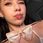 Cubre mi linda cara con tu carga de esperma espeso