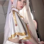 Model Kaya Nilson coconutkayanilson in cosplay Frieren from Frieren Beyond Journeys End