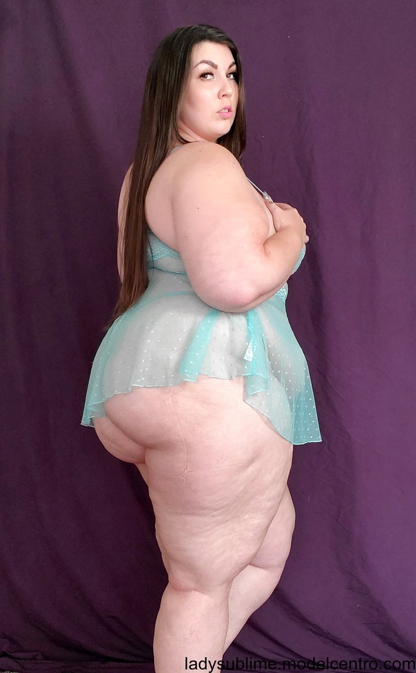 Chubby lick dildo (photos)