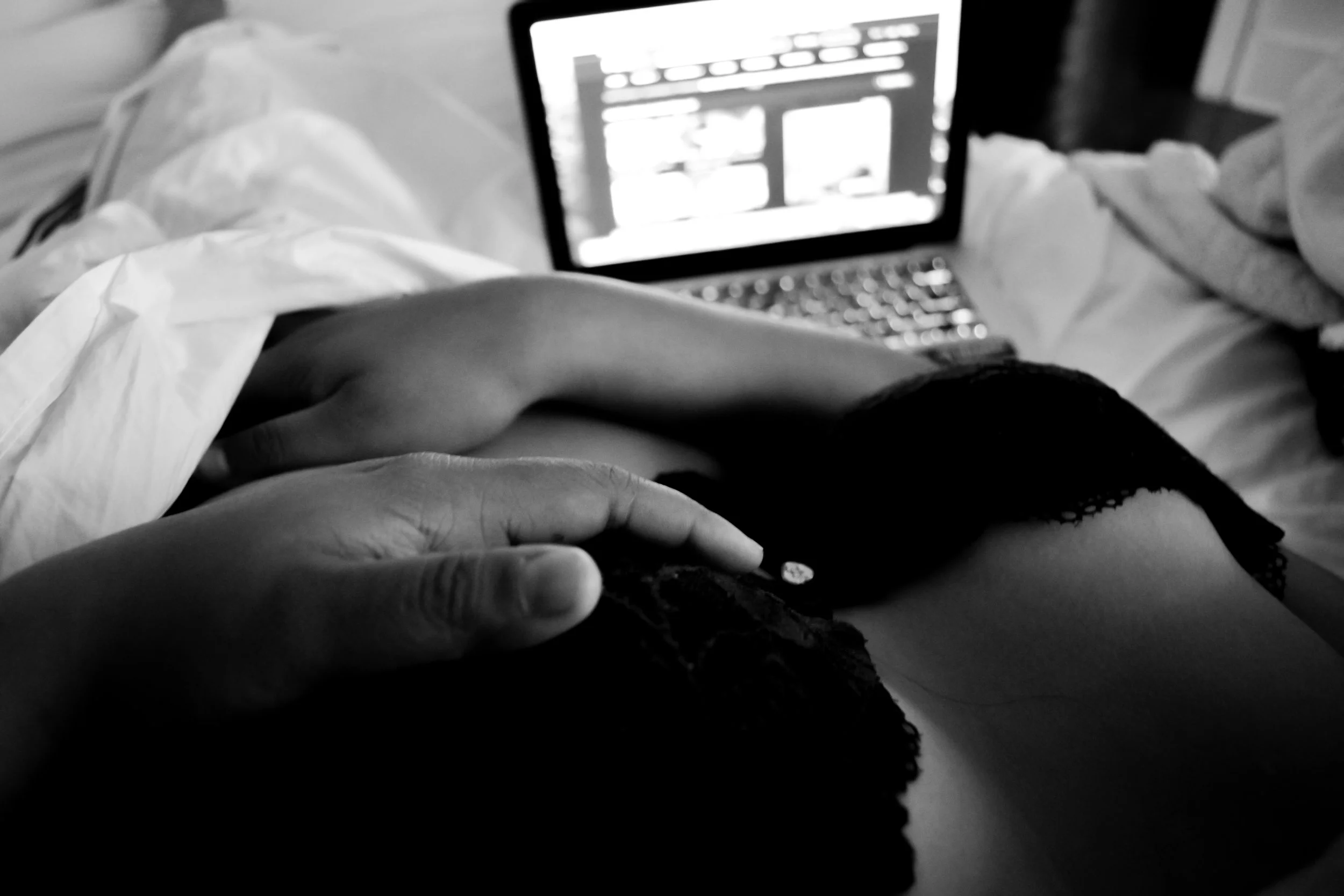 Female masturbation in (photos)