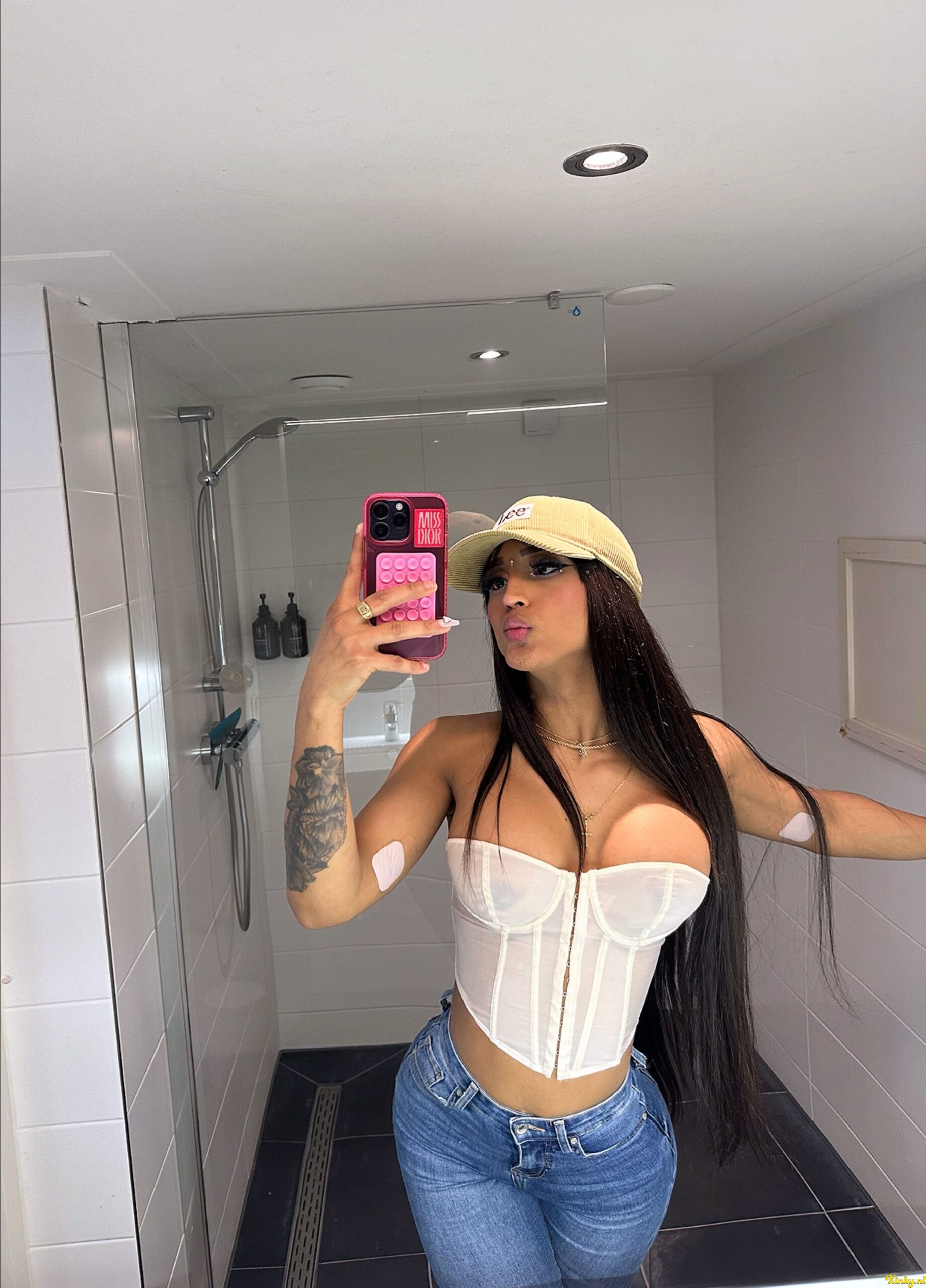 Kendal klein lesbian (photos)