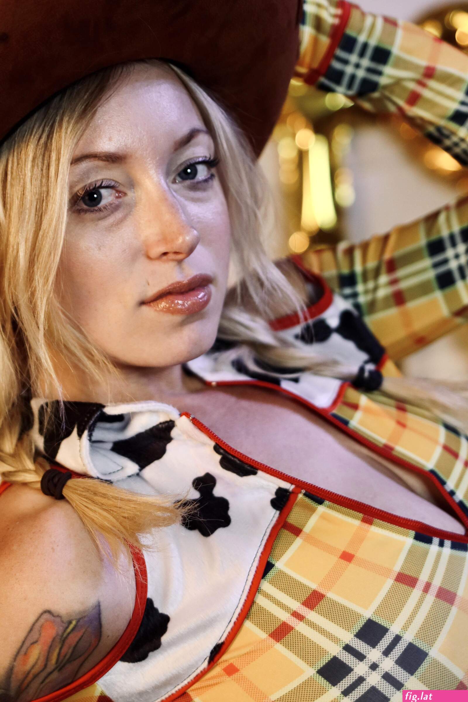 Letting my friend fuck me cosplay queens (photos)
