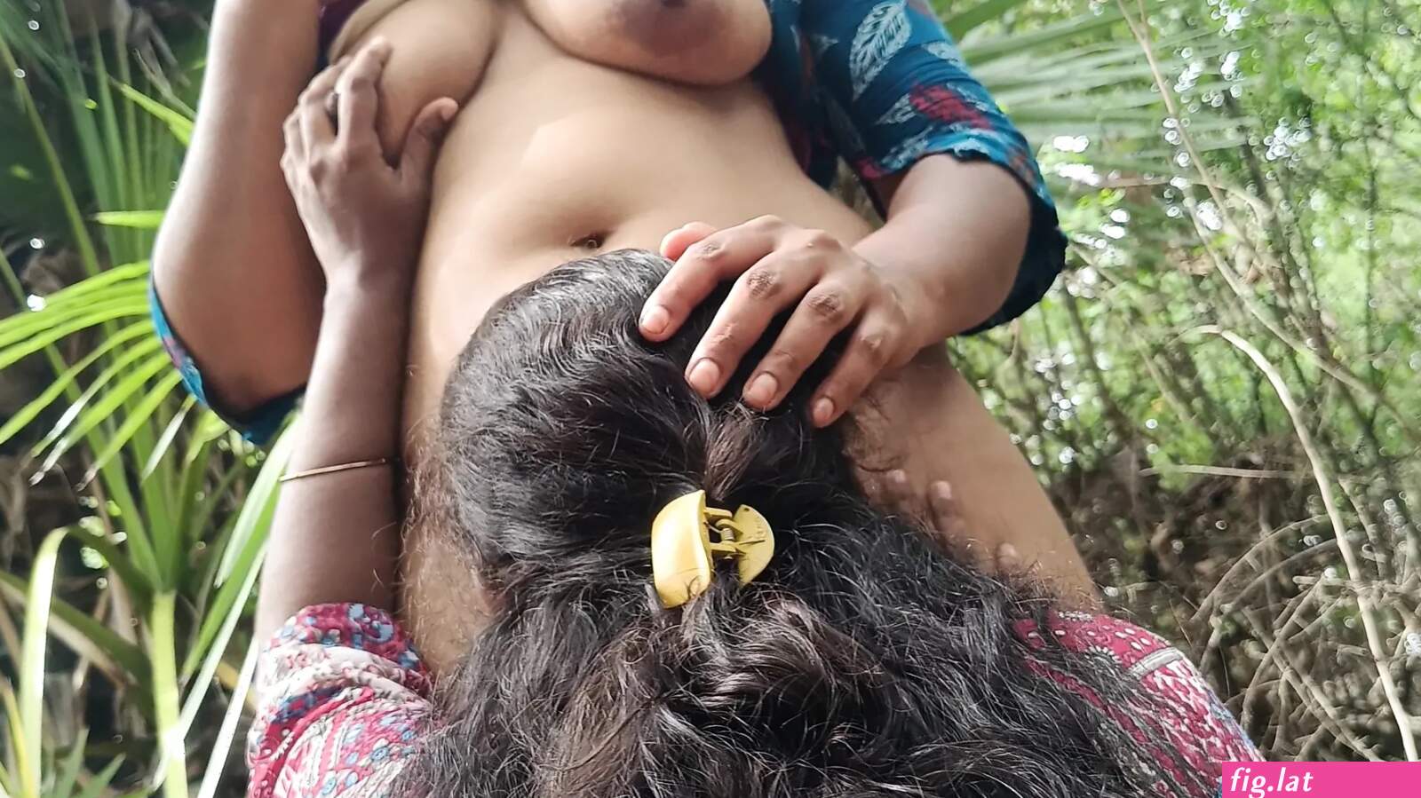 Tamil couple outdoor fuck (photos)
