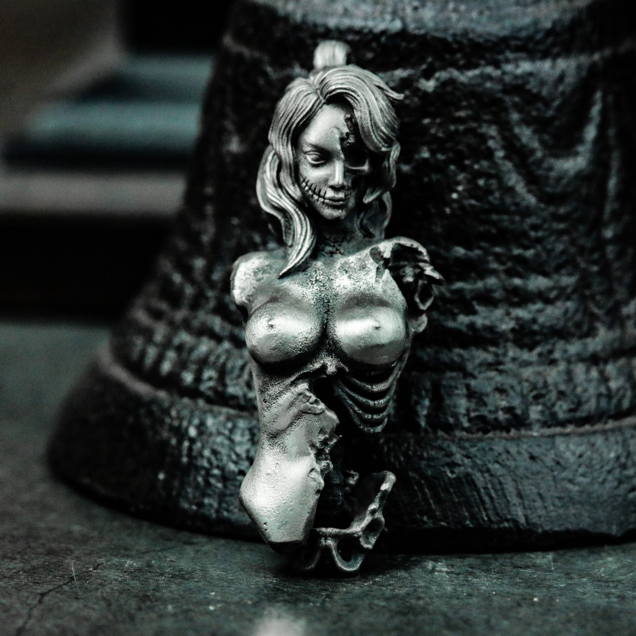 Zombie nude (photos)