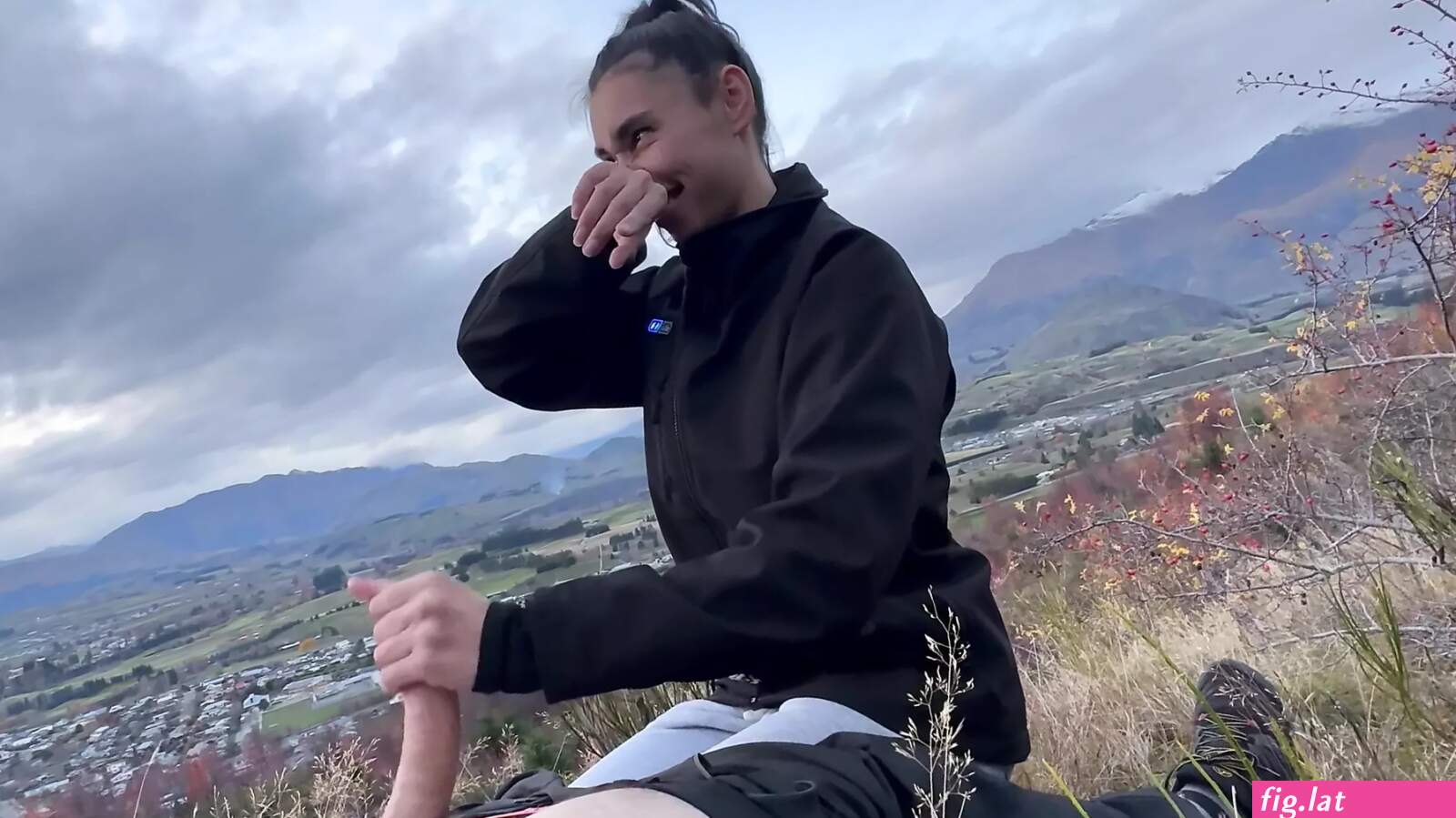 Out door blowjob (photos)