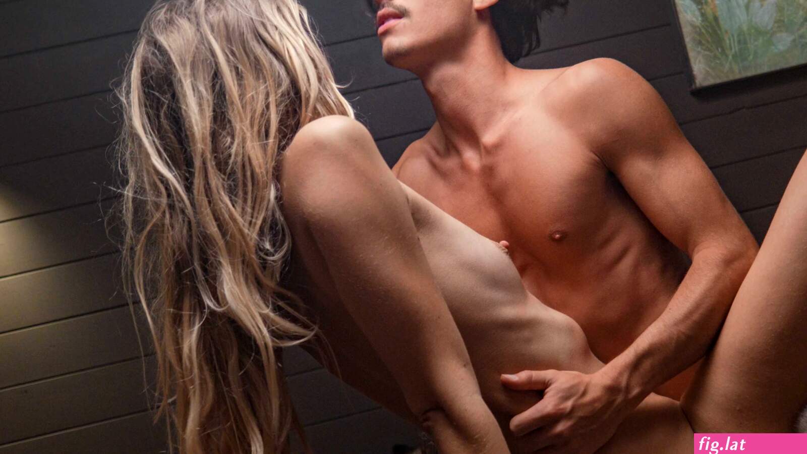 Watch masturbate 1 (photos)