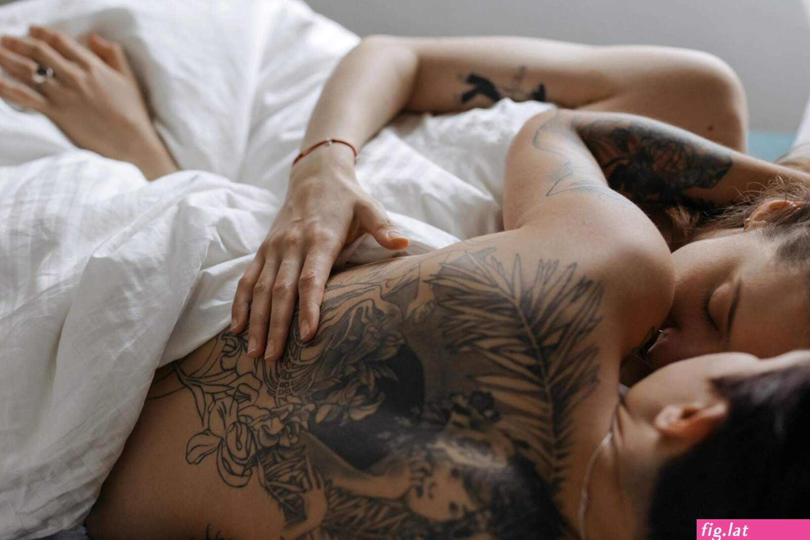 Porno of lesbians (photos)