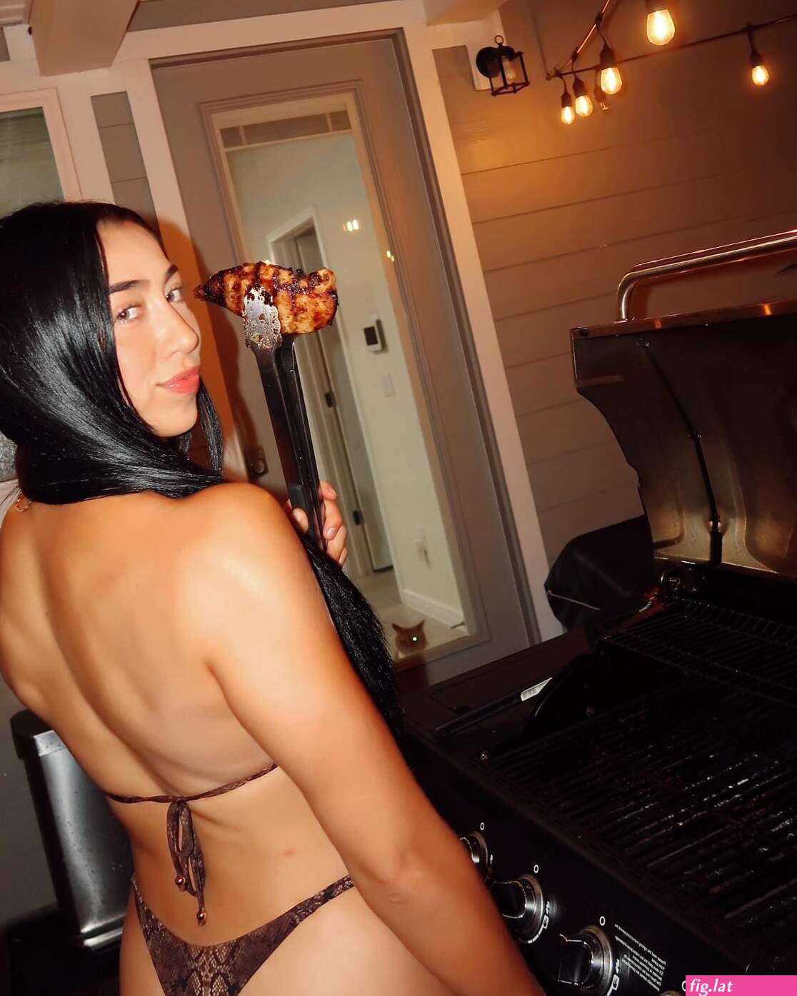 Sexy ass ig model (photos)